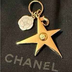 NEW CHANEL Holiday 2025 Gold Star with Camellia Keyring  Charm!